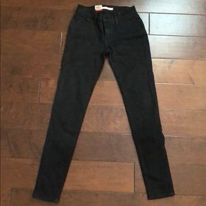 LEVI’S 710 SUPER SKINNY JEANS